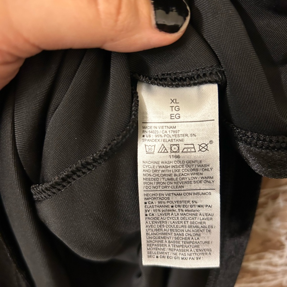 Old Navy Black Velvet Long Sleeve Dress - Size XL - Picture 5 of 5
